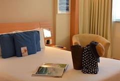 Apartamento Superior Cama Queen vista Lateral Mar