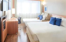 Apartamento Luxo Triplo Cama Queen + Sofá Cama vista Frente Mar do Regency Barra Hotel