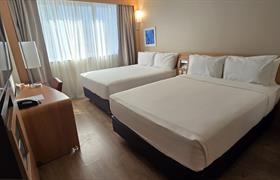Apartamento Luxo Família - Duas camas de casal - Vista Frente Mar do Regency Barra Hotel