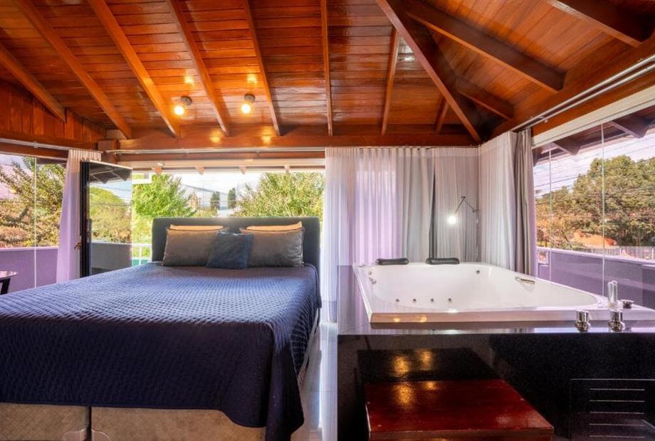 Quarto Duplo Deluxe com Banheira-7.jpg