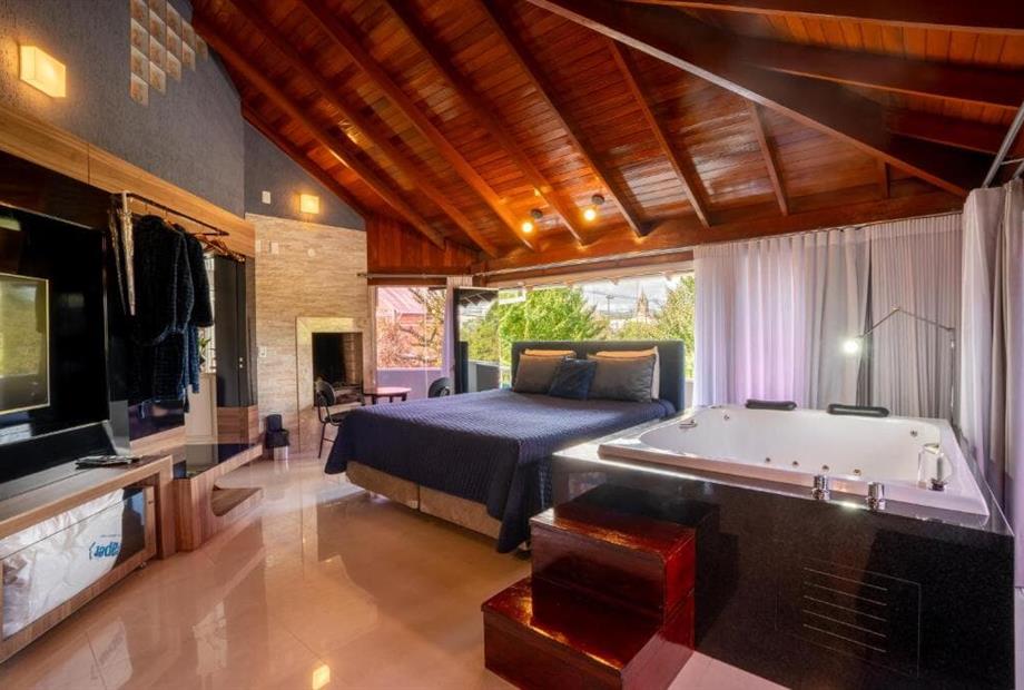 Quarto Duplo Deluxe com Banheira-19.jpg