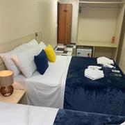 Quarto Triplo Contemporâneo