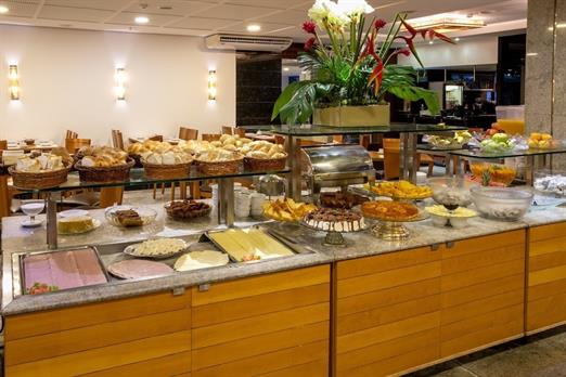 Café da manhã_buffet 2.jpg