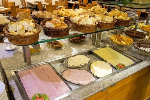 Café da manhã_frios.jpg