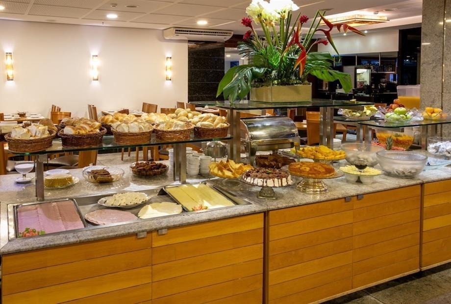 Café da manhã_buffet 2.jpg