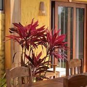 Quarto Triplo com Varanda