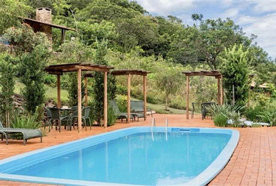 piscina do morro .jpeg