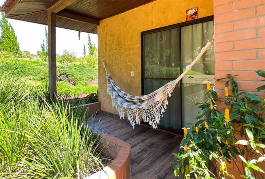 cascavel pr - toledo pr - pousada com varanda.jpg