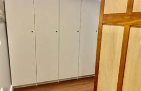 Quarto com Cama Solteiro em Dormitório Feminino - Compartilhado do Eleganz Suites Excluisve 