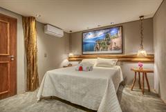 SUITE LATERAL MAR COM VARANDA