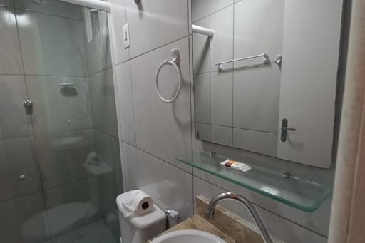 wc do quarto standart 102 piso superior.jpeg