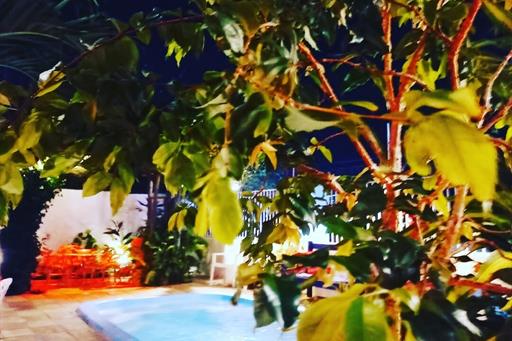 piscina a noite.jpeg