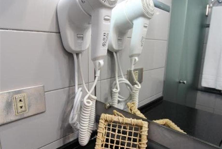 Quarto Standard com 2 Camas de Solteiro-5.jpg