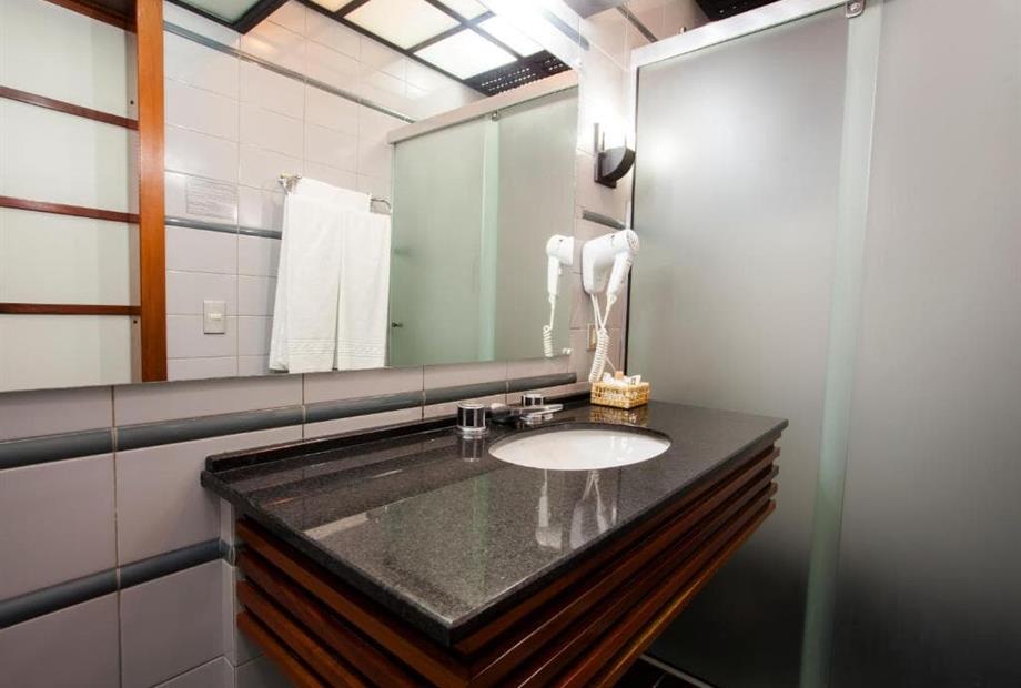 Quarto Standard com 2 Camas de Solteiro-6.jpg