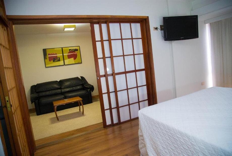 Suíte Luxo com Banheira de Hidromassagem-1.jpg