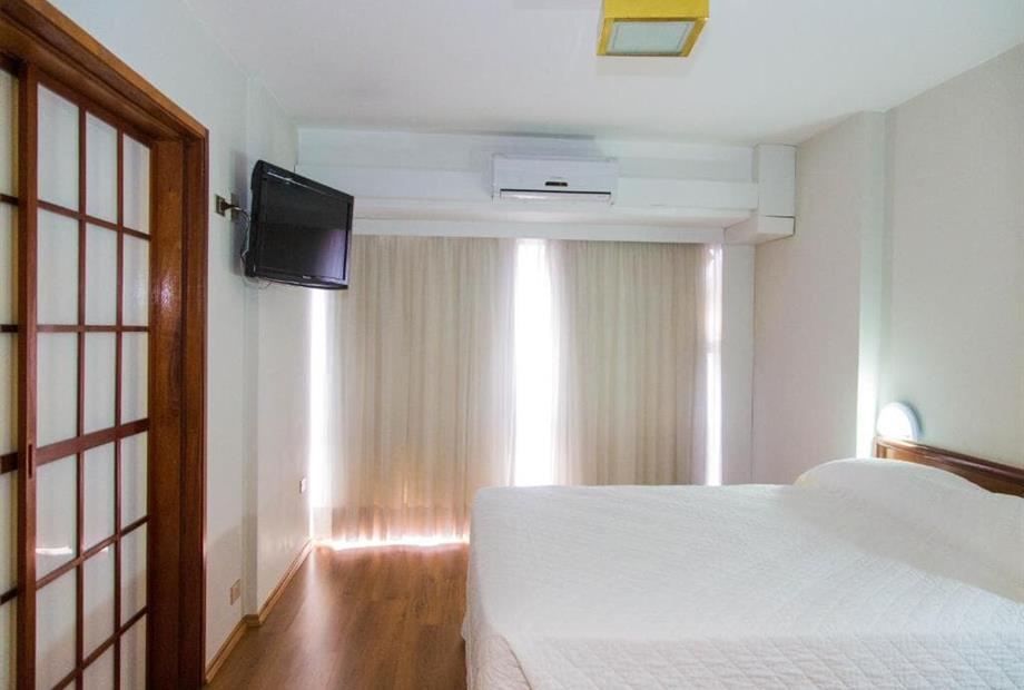 Suíte Luxo com Banheira de Hidromassagem-4.jpg