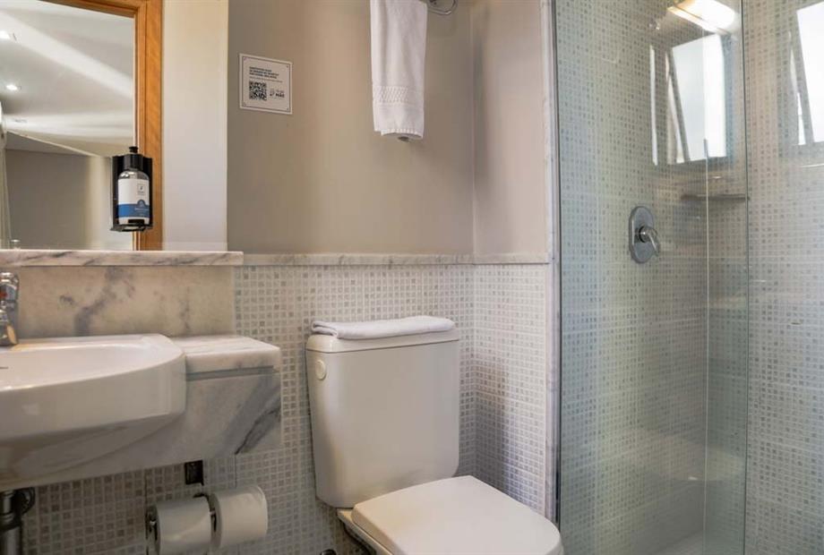 sect - luxo studio casal - banheiro (2).jpg