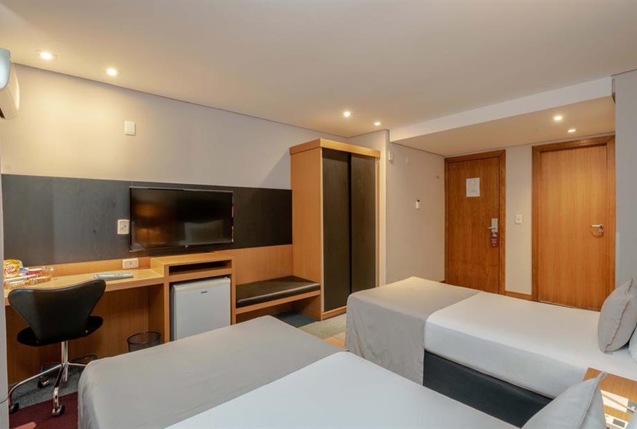 SECT - Luxo Twin (4).jpg