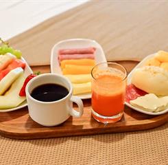 bristol marambaia - café da manhã.jpg