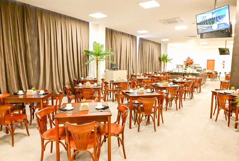 bristol marambaia - restaurante.jpg