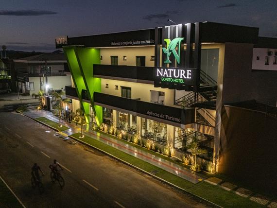 fachada noturna 1.jpg