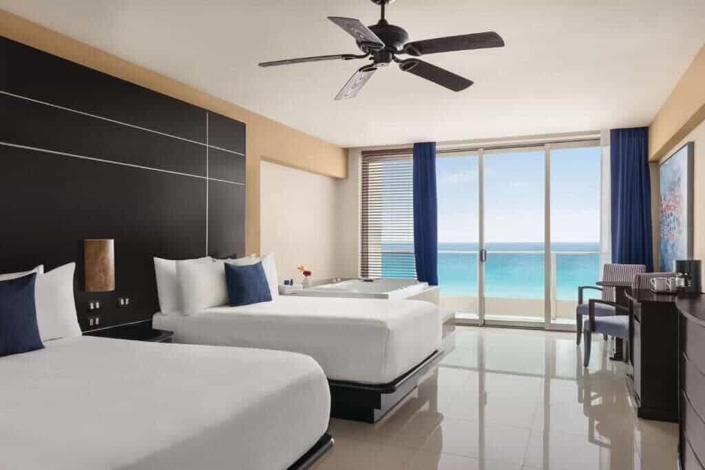 Oceanfront Suite Double. - Suíte Grand Luxo com 2 Camas e Banheira-1.jpg
