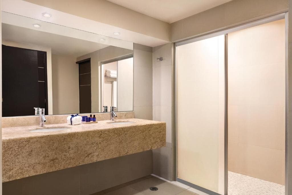 Premium Suite King 1 - Suíte Família com 2 Camas de Casal-3.jpg