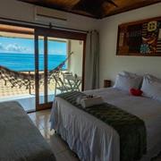 Quarto Triplo com Varanda e Vista Mar