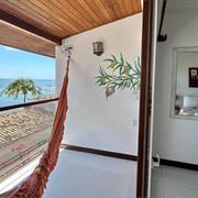 Suíte Luxo Quadruplo com Varanda e Vista Mar