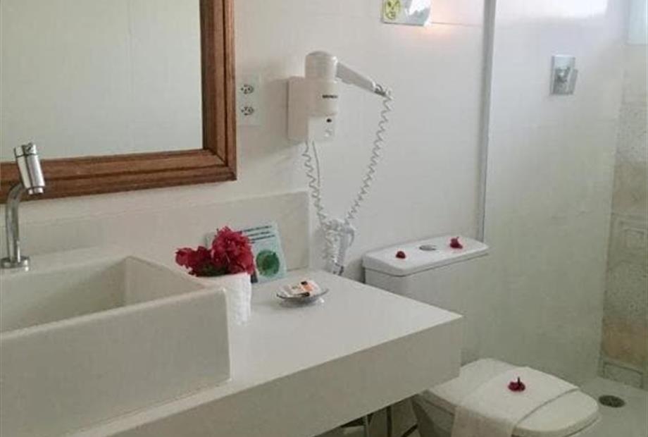 Suíte Luxo Quadruplo Vista Mar-5.jpg