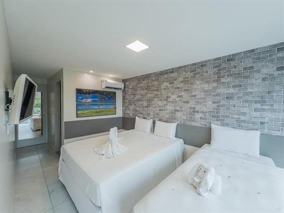 img_7588 grande.jpeg