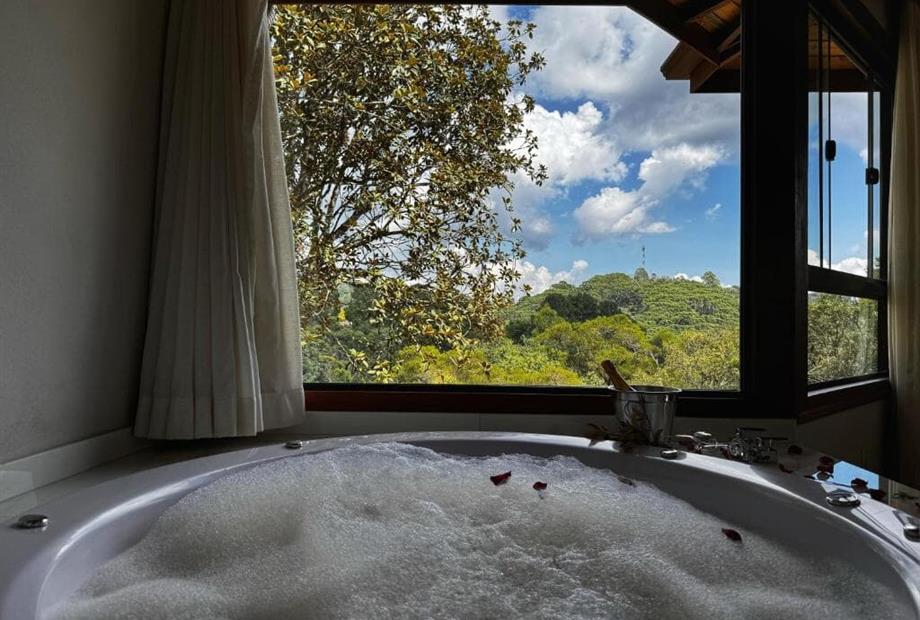 Quarto Duplo com Vista das Montanhas-3.jpg