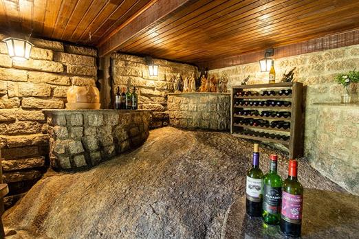 hotel fazenda portal dos sonhos adega (3).jpg