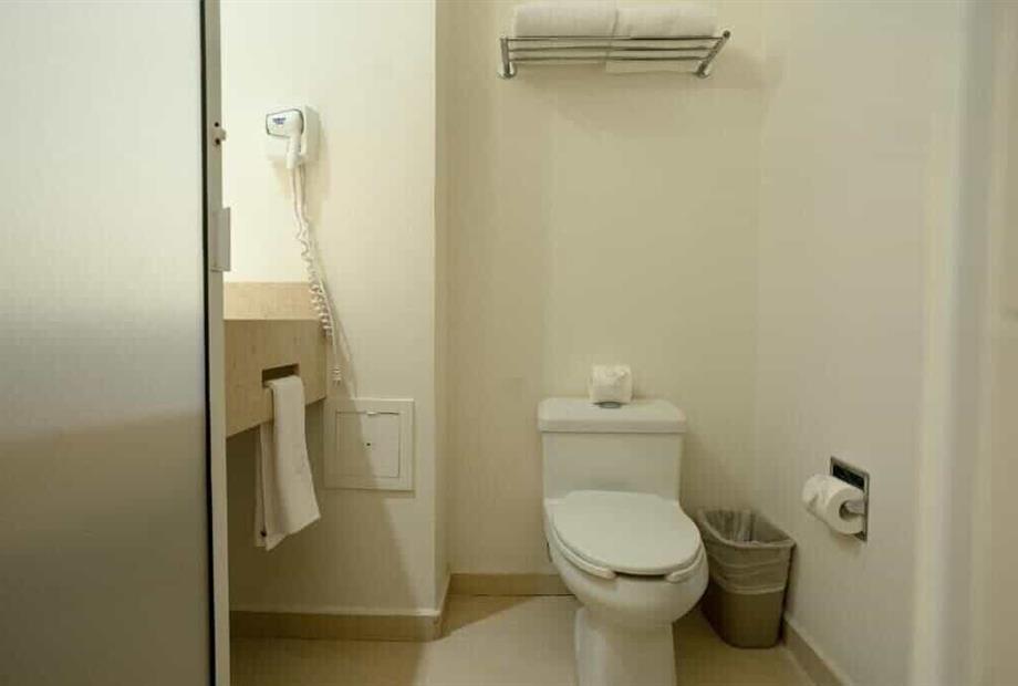 Quarto Duplo Deluxe com 2 Camas de Casal-4.jpg