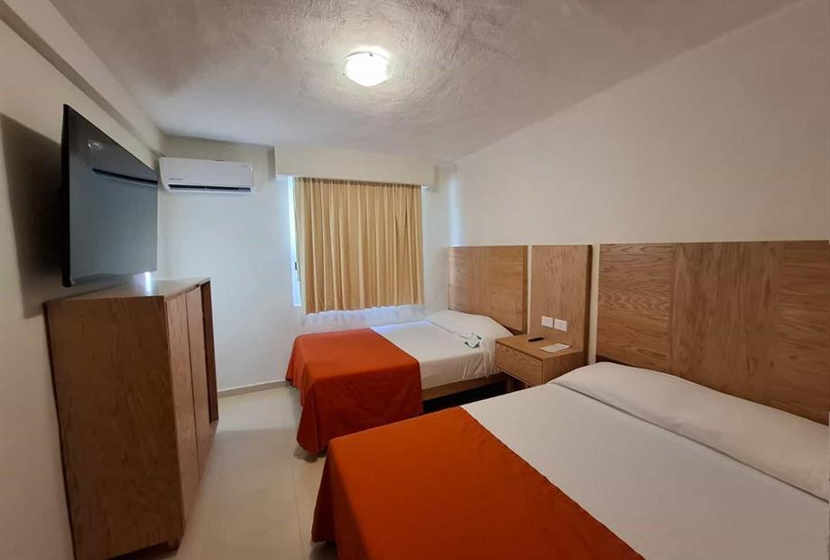 hab. 2 camas dobles.jpg