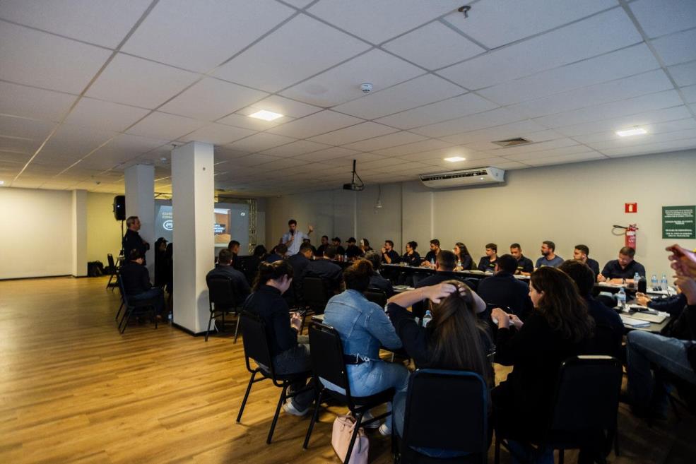 om foto sala de eventos com evento.jpg