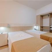 Superior casal com cama extra