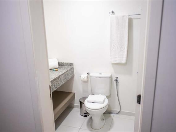 slsb - standard casal king - banheiro (1).jpg