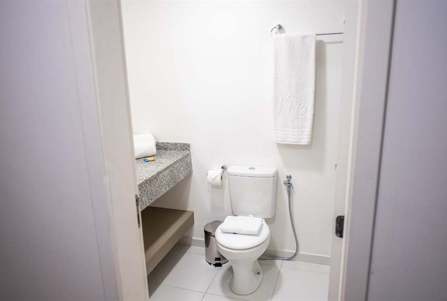 slsb - standard casal king - banheiro (1).jpg