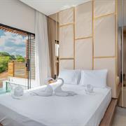 Quarto Duplo Superior com Piscina - Dourado 25m