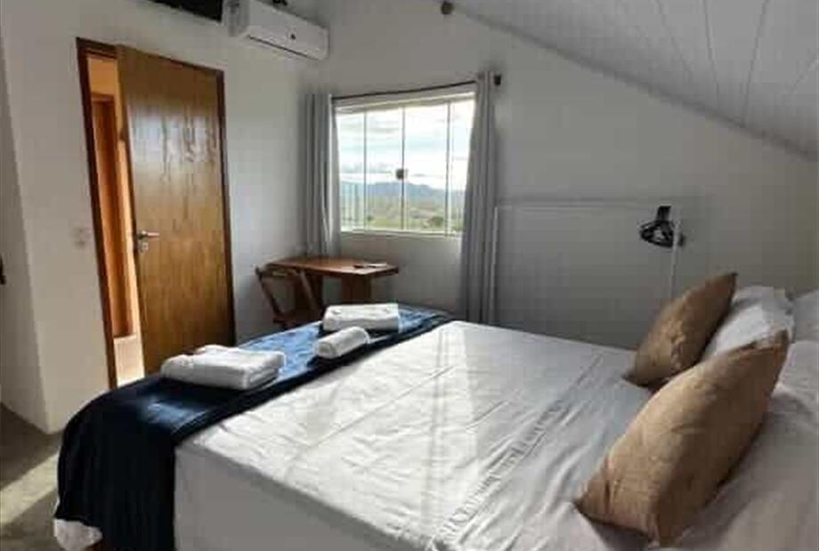 Quarto Duplo com Varanda-8.jpg