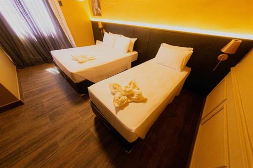 zagat 04-02-1_11zon.jpg