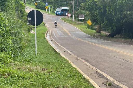 casa noronha martins entrada direto na rodovia.jpg