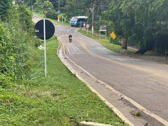 casa noronha martins entrada direto na rodovia.jpg