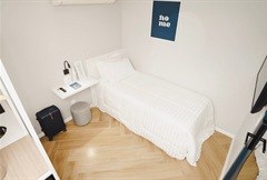 Studio Superior Single