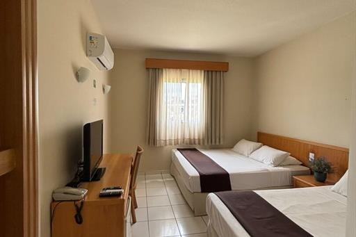 quarto casal + 01 solteiro.jpg