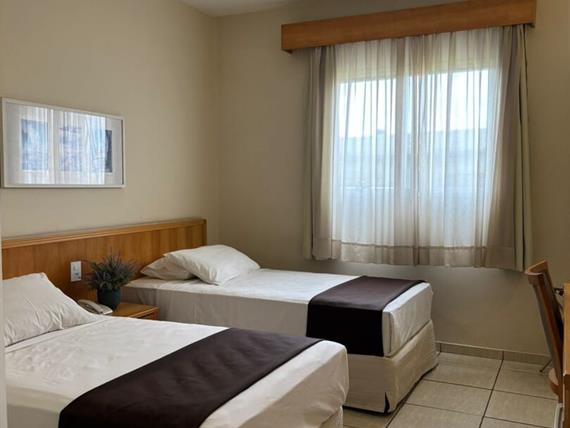 quarto duplo 02 camas.jpg