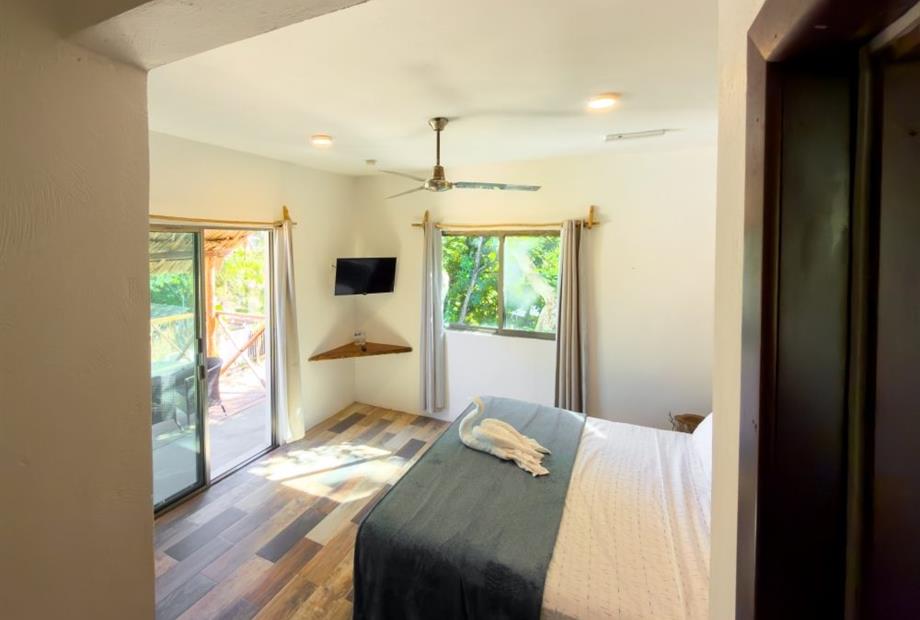 deluxe lagoon pic ob.jpg