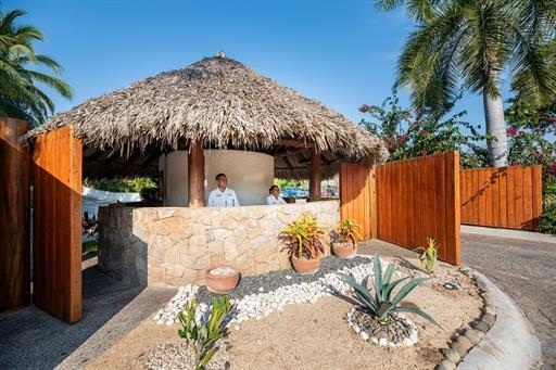 hotel entrada pacific resort ob.jpg