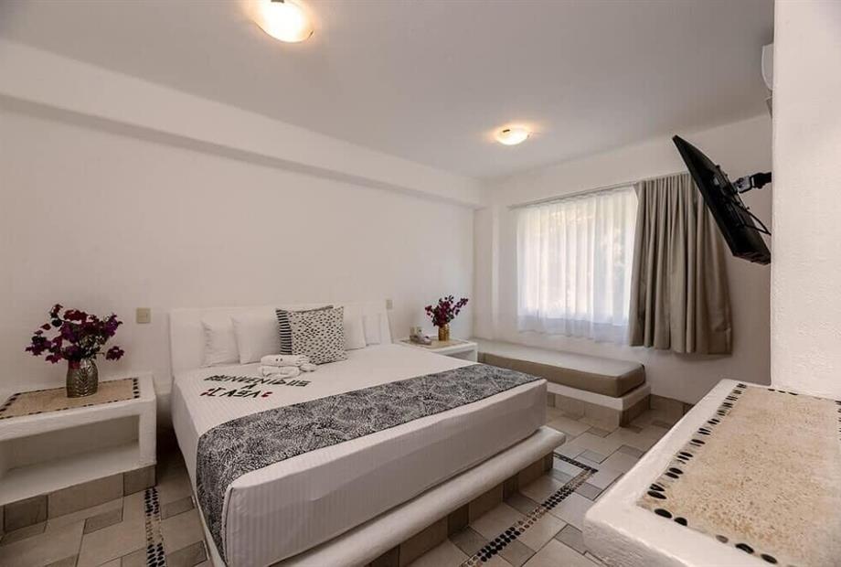 jacuzzy 2 sofas camas ob.9jpg.jpg